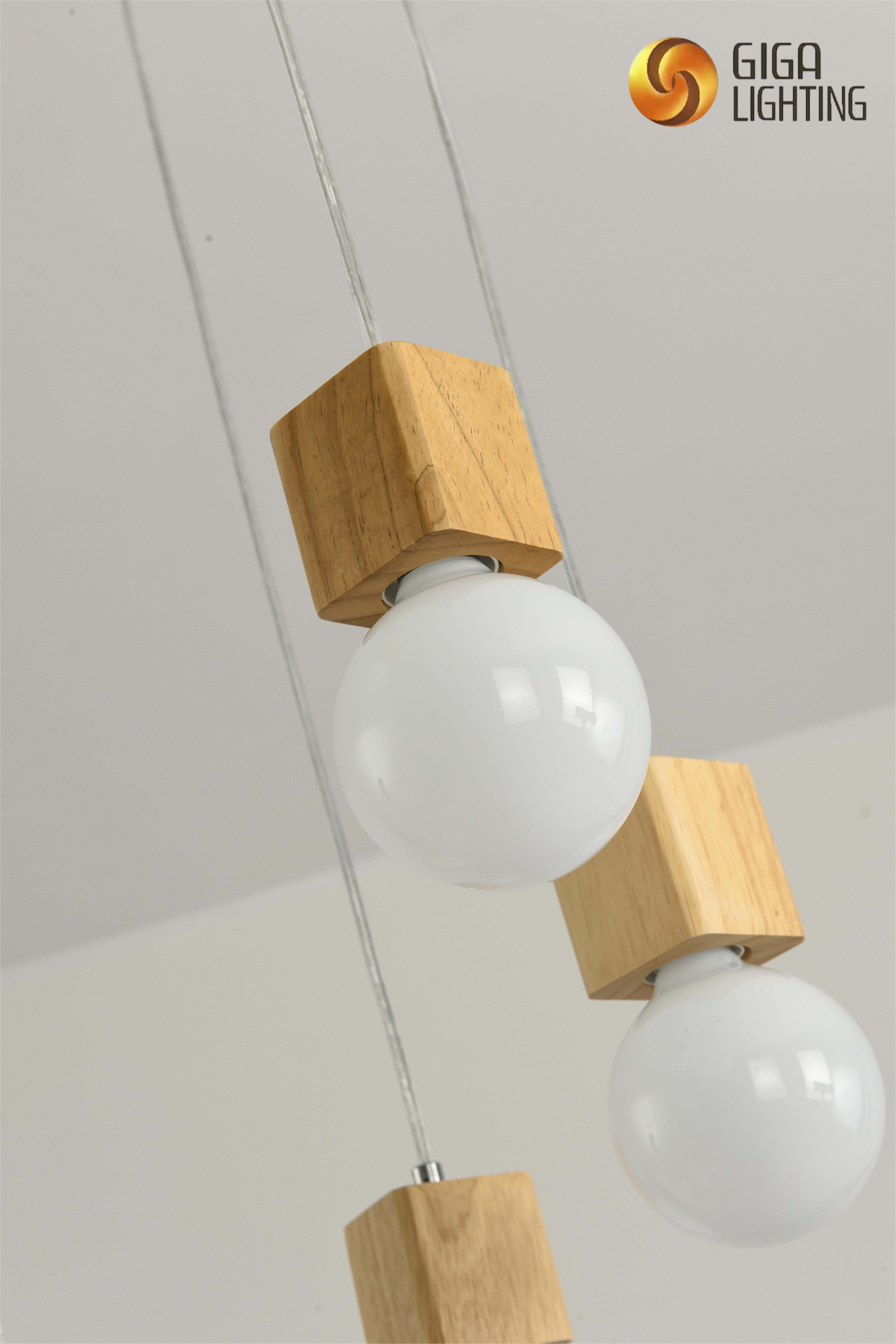 White ceiling pendant with E27 bulb
